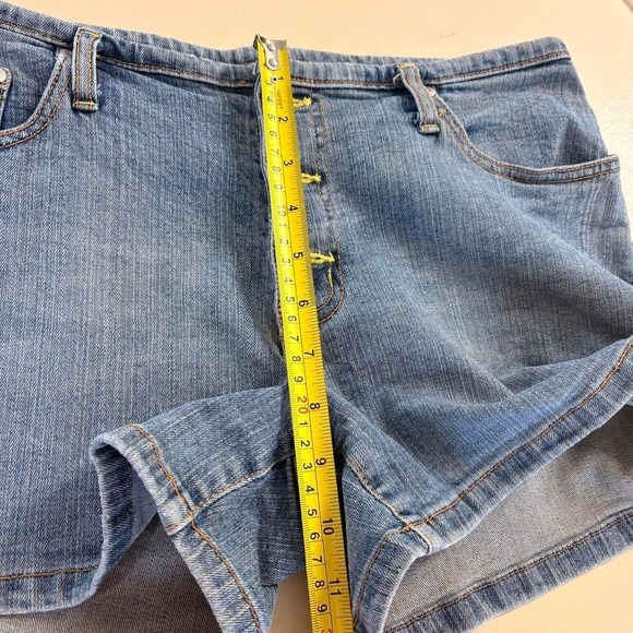 Vintage Y2K No Boundaries Juniors 11 Denim Shorts Button Fly Mid Rise - Picture 8 of 8